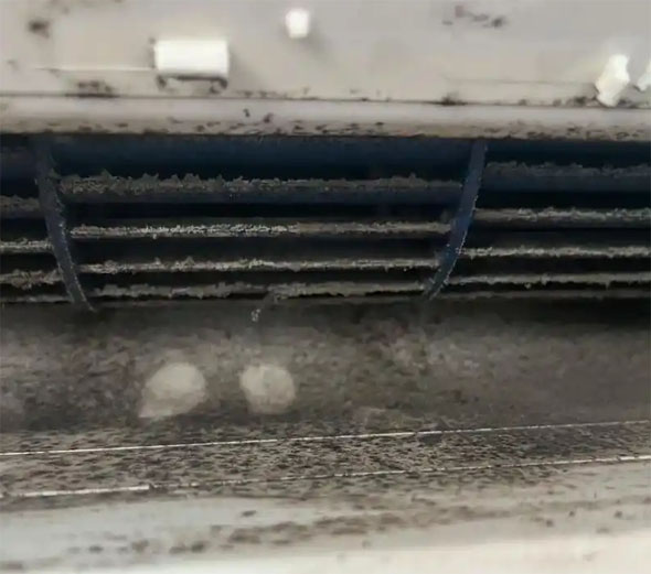 宜章空调吹的风有股烧焦味是怎么回事